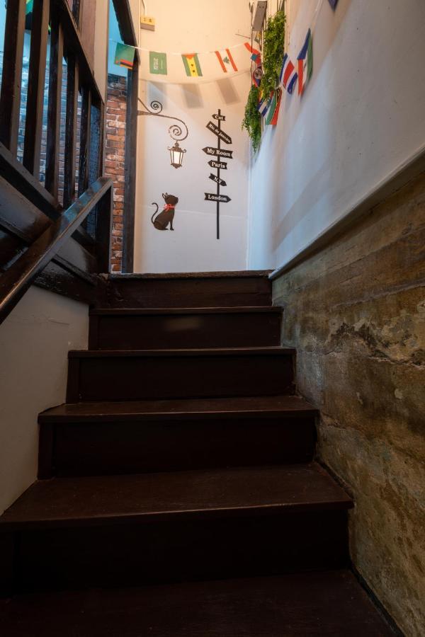 Sip N' Camp Hostel Bangkok Exterior photo